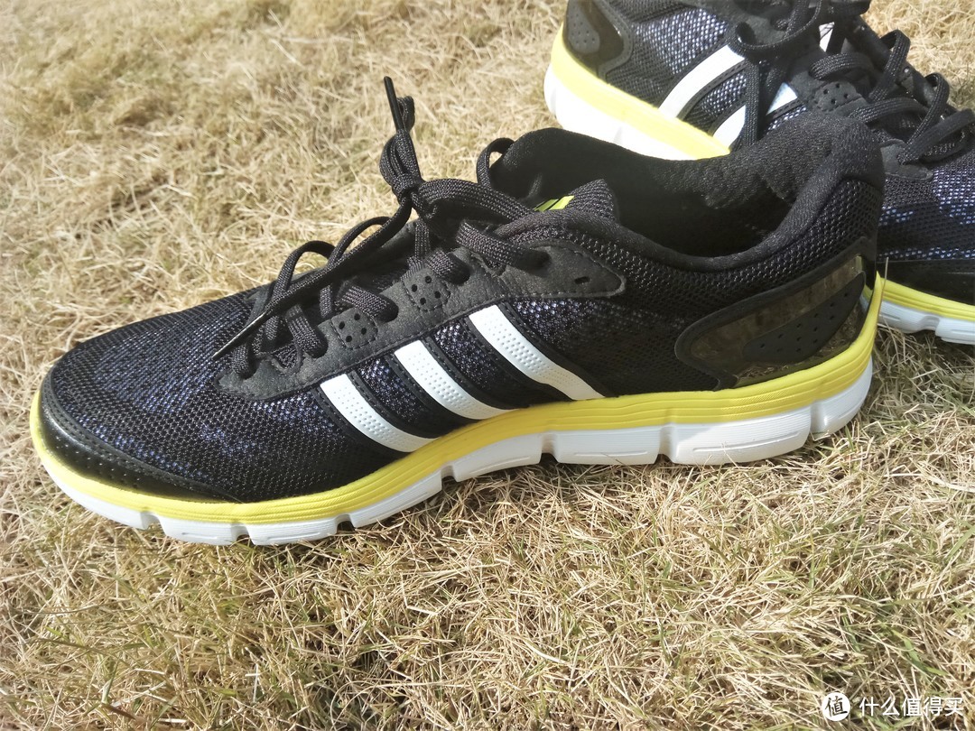 去年双11买的鞋今年穿：adidas阿迪达斯跑步鞋S76750开箱