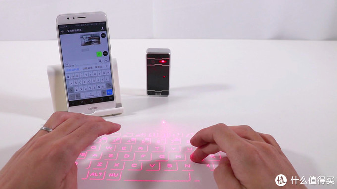 超有科技感，但真的实用吗？激光投影虚拟键盘上手实测及拆解