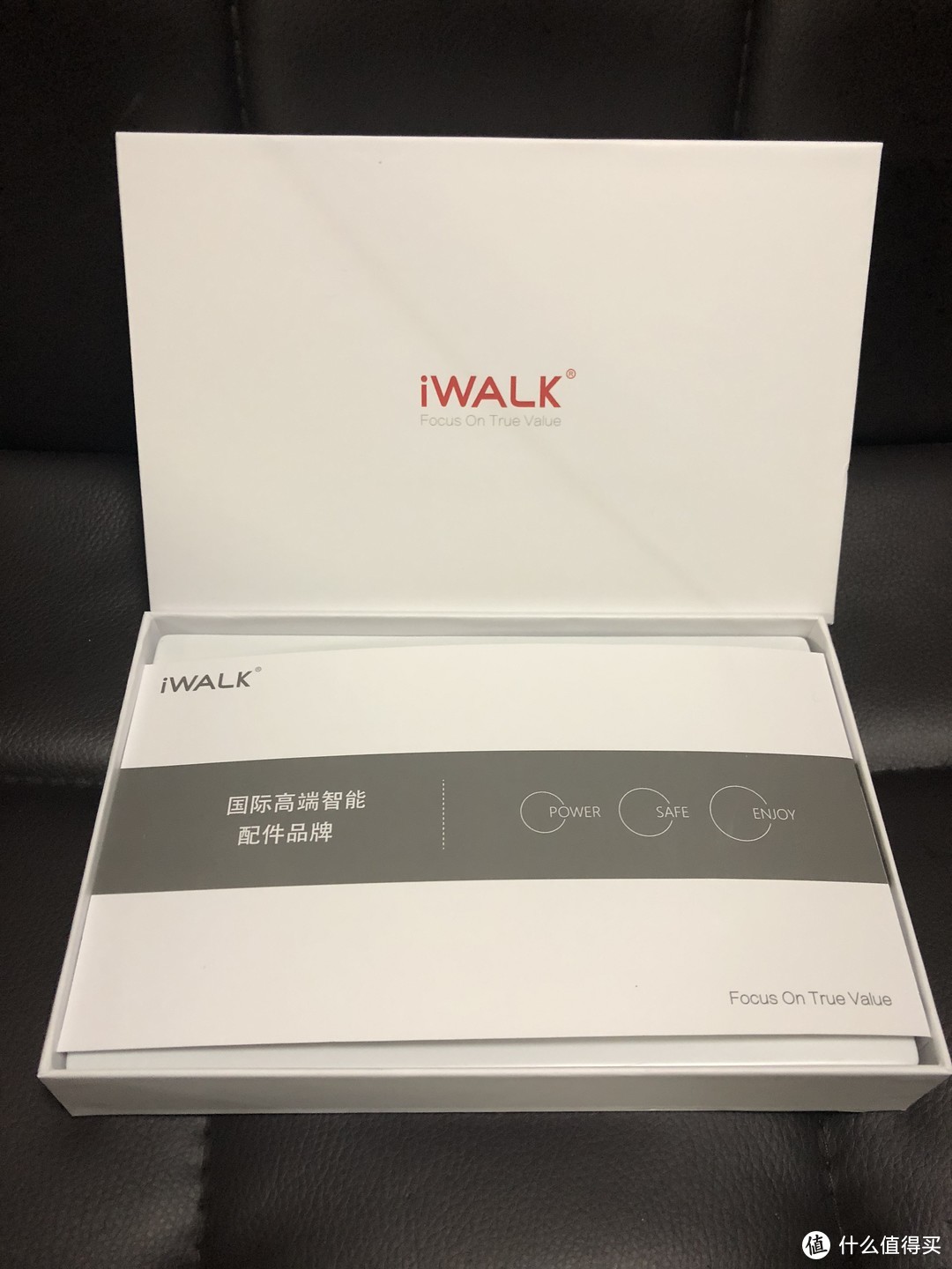 极具特色的充电宝设计 iWALK 爱沃可 SBS100C 移动电源
