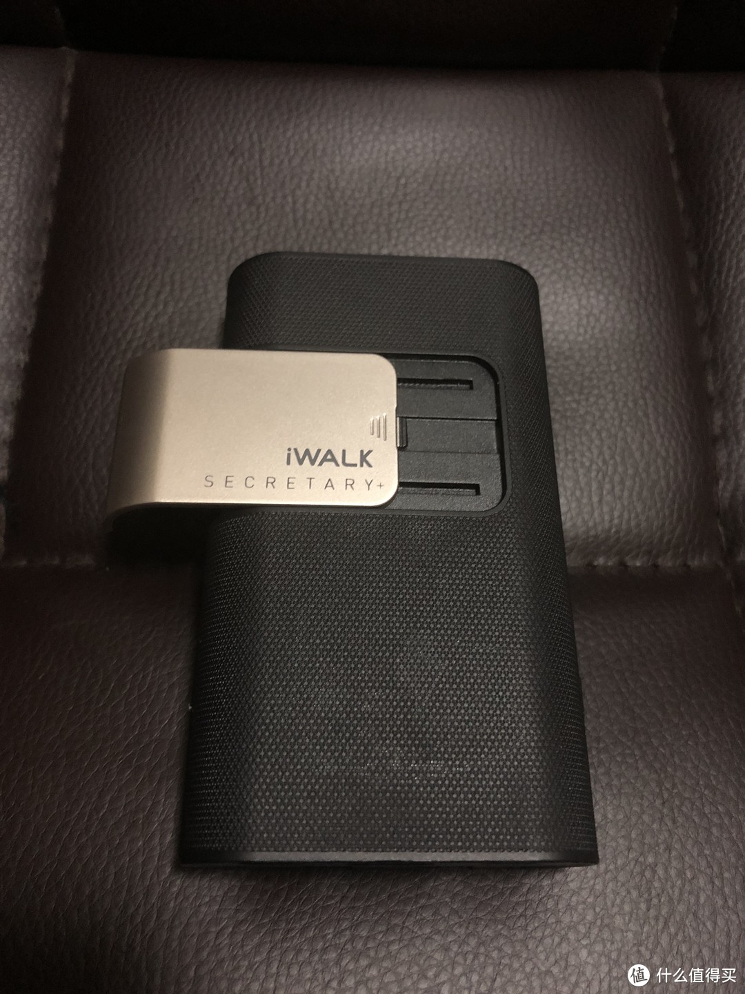 极具特色的充电宝设计 iWALK 爱沃可 SBS100C 移动电源