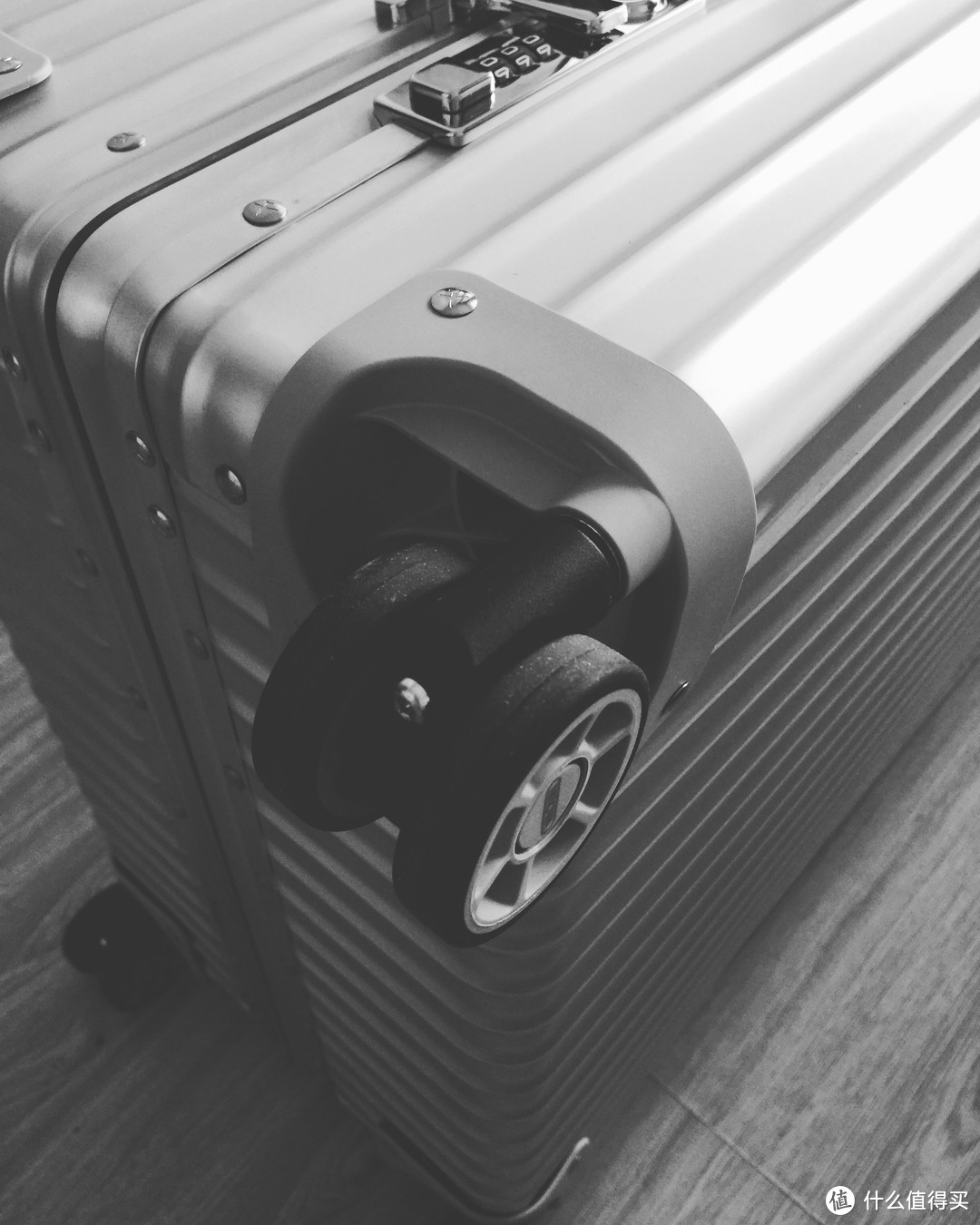 花四五千买个箱子：RIMOWA 日默瓦 Classic 26英寸旅行箱 使用感受