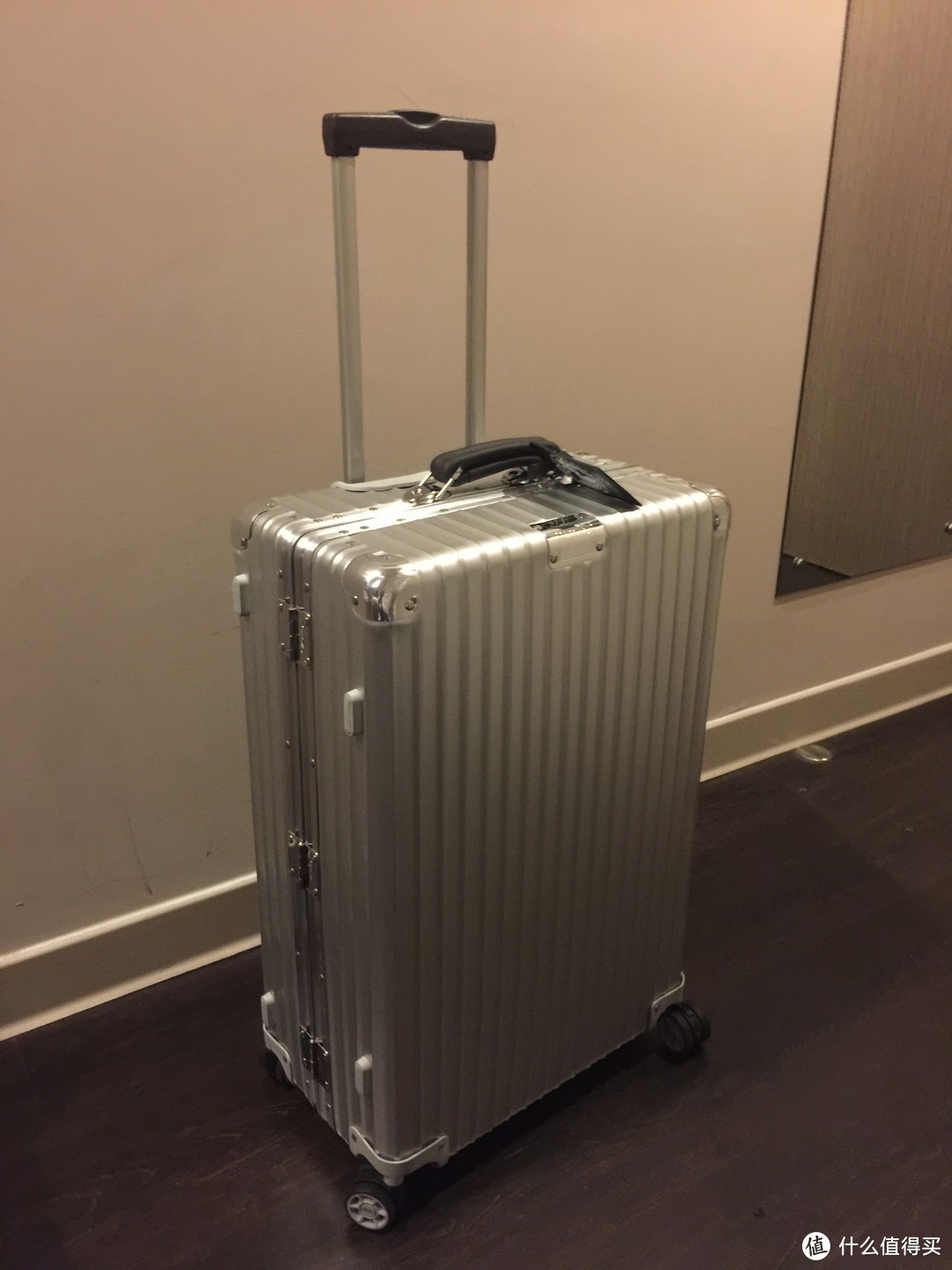 花四五千买个箱子：RIMOWA 日默瓦 Classic 26英寸旅行箱 使用感受