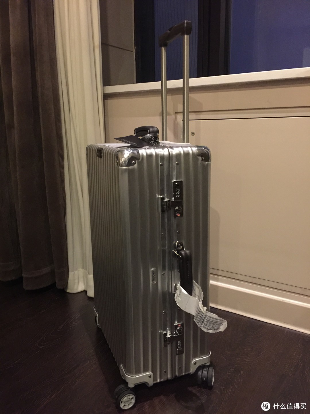 花四五千买个箱子：RIMOWA 日默瓦 Classic 26英寸旅行箱 使用感受