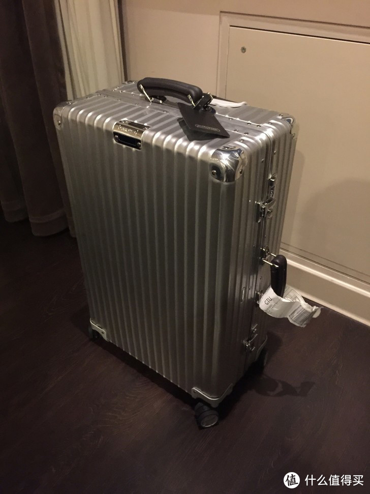 花四五千买个箱子：RIMOWA 日默瓦 Classic 26英寸旅行箱 使用感受