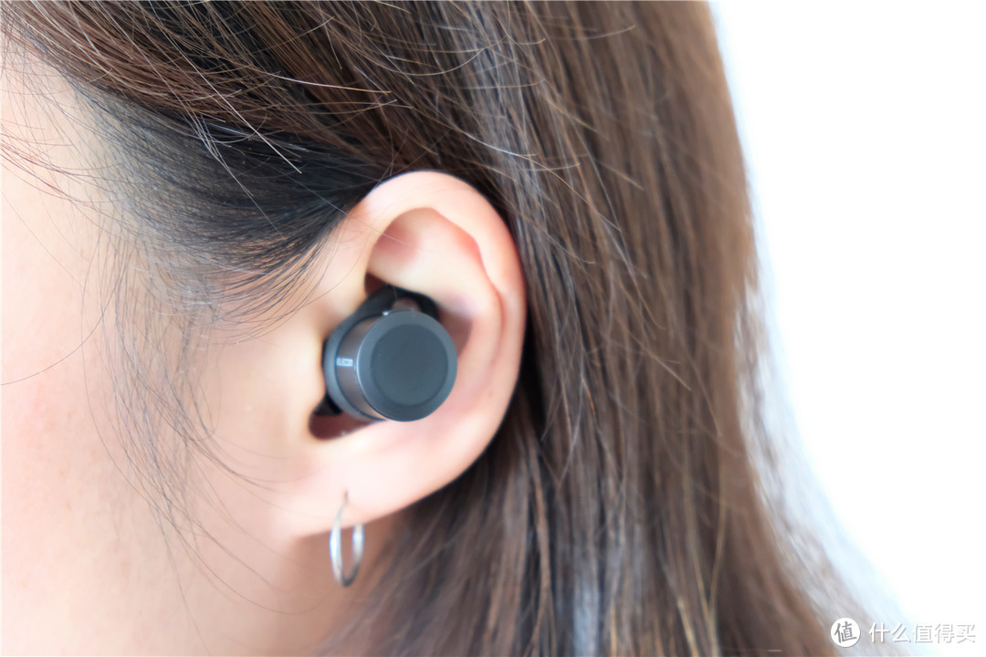 日系小清新--Elecom 宜丽客 LBT-TWS01AV 入耳式蓝牙耳机