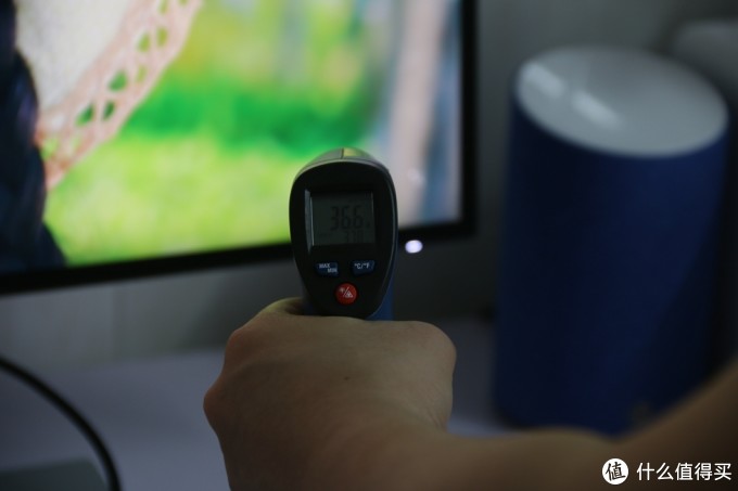 大妈首发,护眼无边框,视界新体验:BenQ 明基 EW2770QZ 显示器