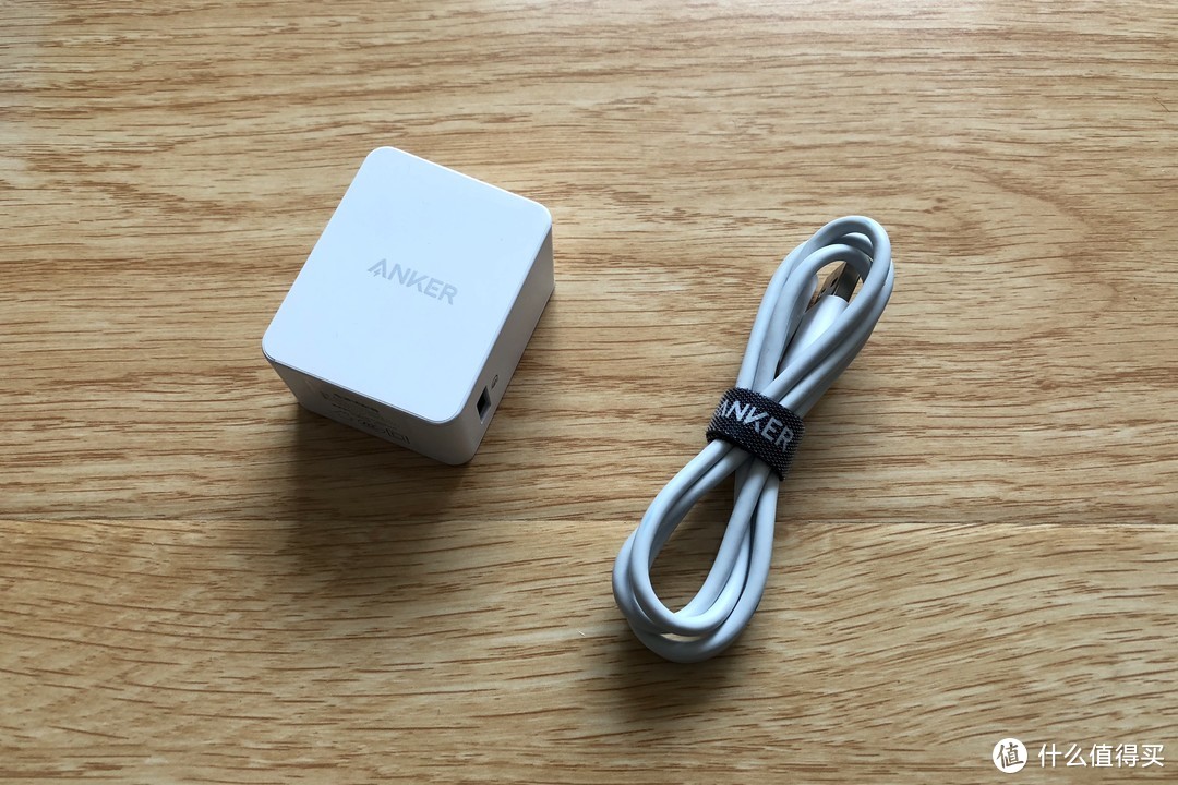 Anker PowerWare 7.5W 苹果无线快充2514开箱评测