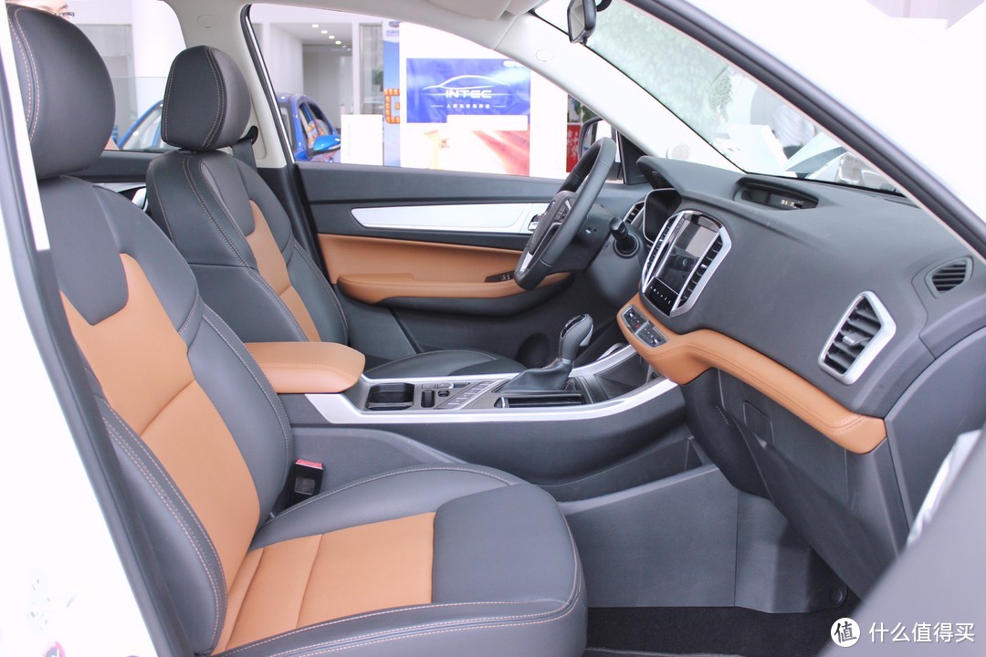 静态详解吉利新远景SUV：品质感与配置再升级