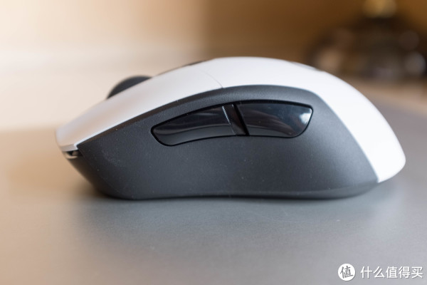 G703 左侧面