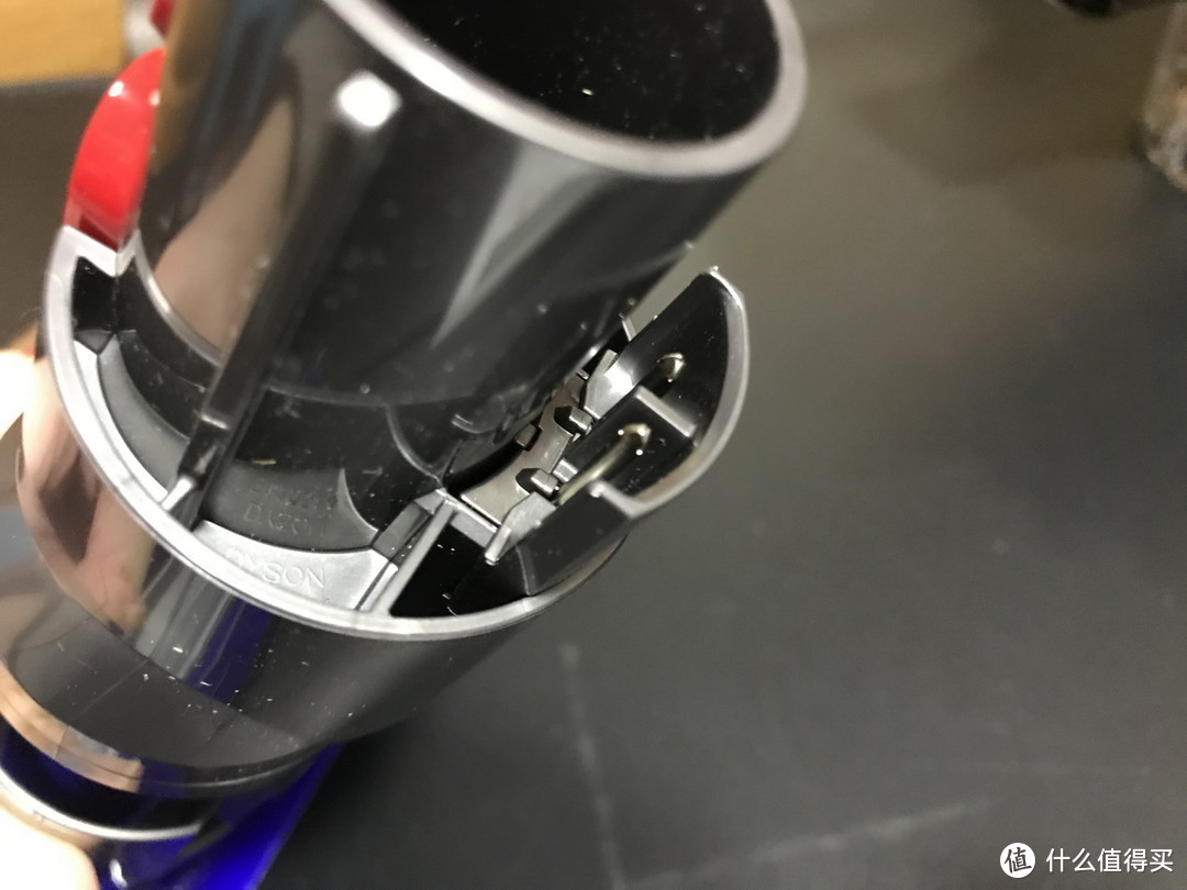 V10上市我开用V8：dyson 戴森 V8 Absolute手持无线吸尘器开箱及使用