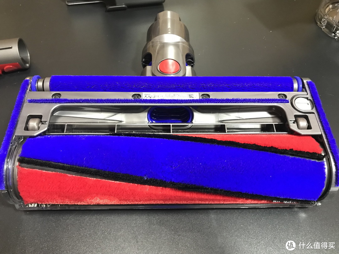 V10上市我开用V8：dyson 戴森 V8 Absolute手持无线吸尘器开箱及使用