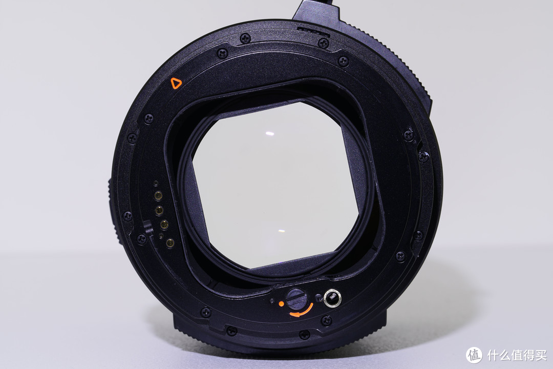 电子化冲击下的哈苏 上篇：Hasselblad 哈苏203FE中画幅胶片相机开箱