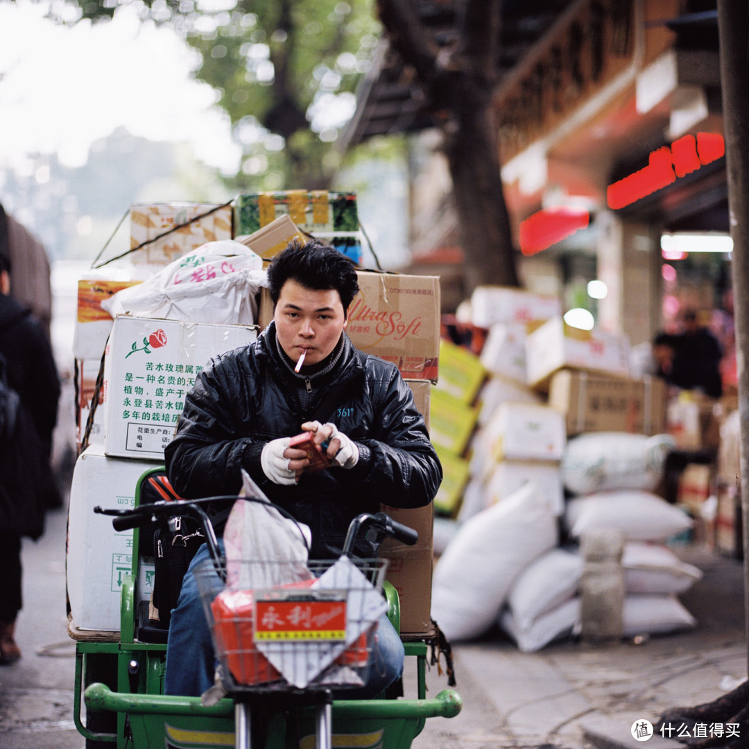 电子化冲击下的哈苏 上篇：Hasselblad 哈苏203FE中画幅胶片相机开箱