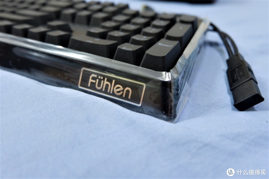 人生中第一款静音红—Fuhlen 富勒 G900S RGB 机械键盘 测评