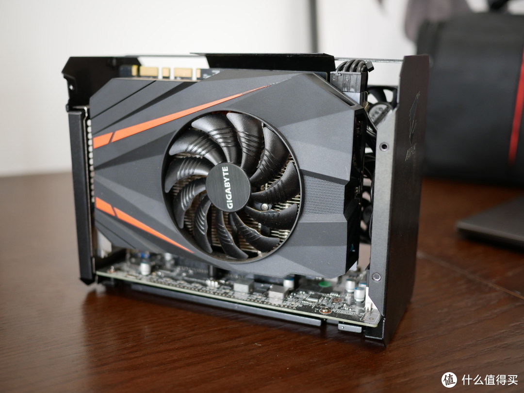 超极本吃鸡了解一下？技嘉 AORUS GTX1070 Gaming Box 显卡使用（租赁）体验