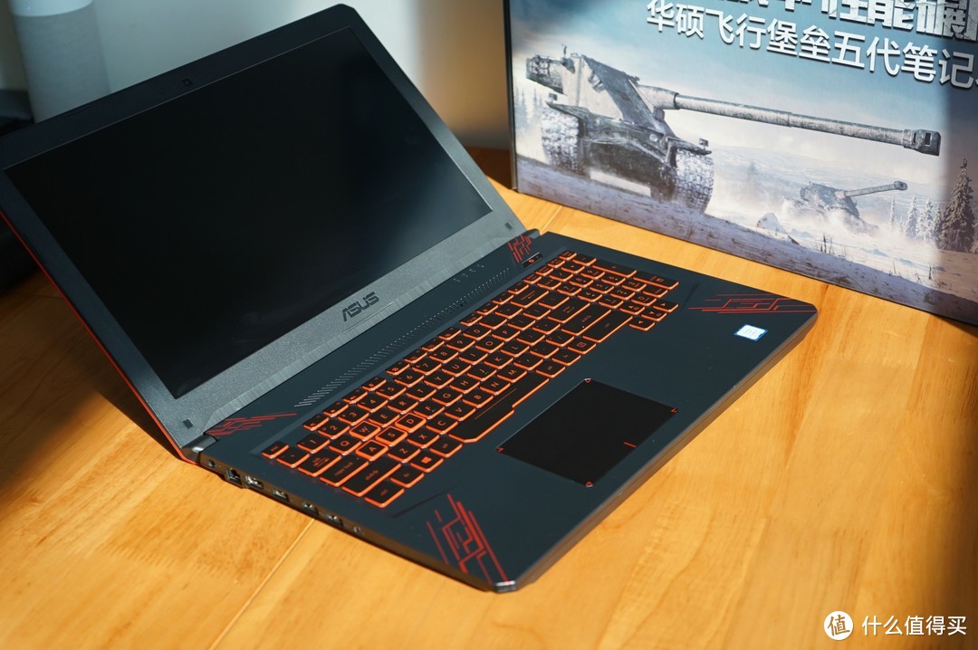 ASUS 华硕 飞行堡垒五代 FX80G 火陨i7 笔记本电脑  上手体验