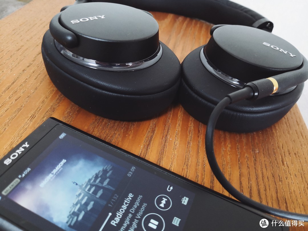 重塑HiFi经典，彻头彻尾的更新：Sony 索尼 MDR-1AM2 头戴式高解析耳机 听起来怎么样？