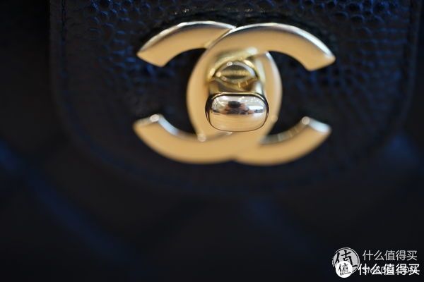 镀金包扣,如果刮花了是可以官方更换的。