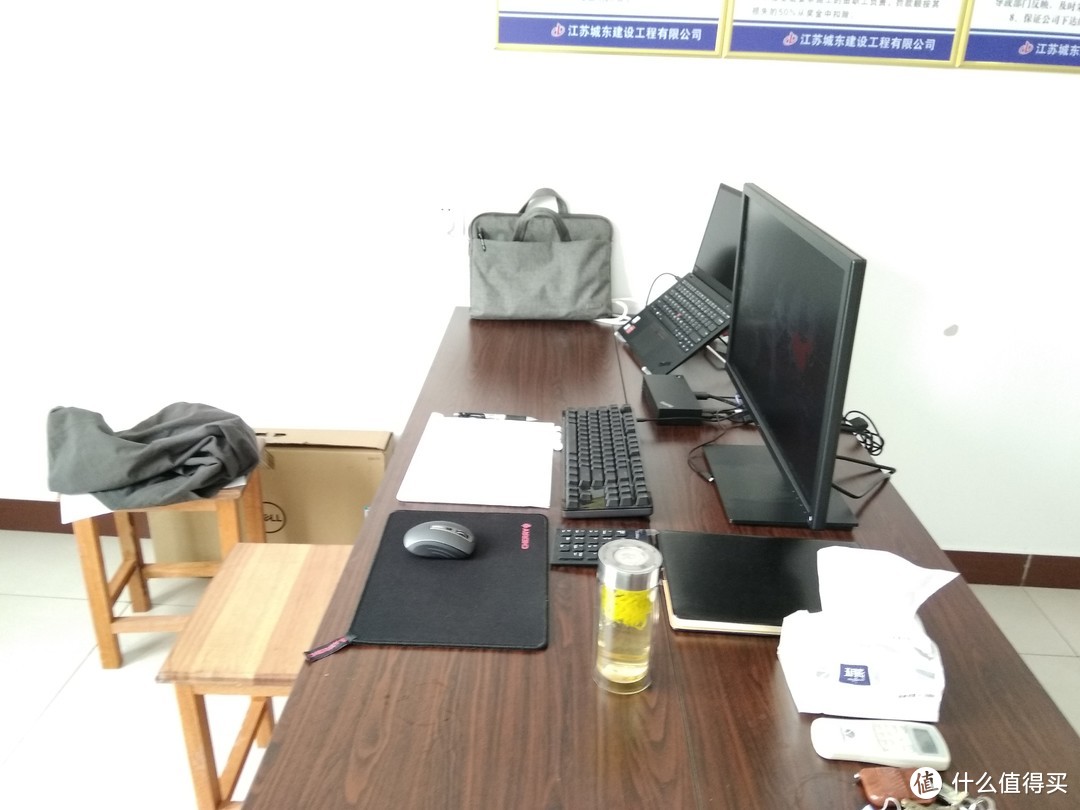工程小厮现场临时办公区域，真の桌面