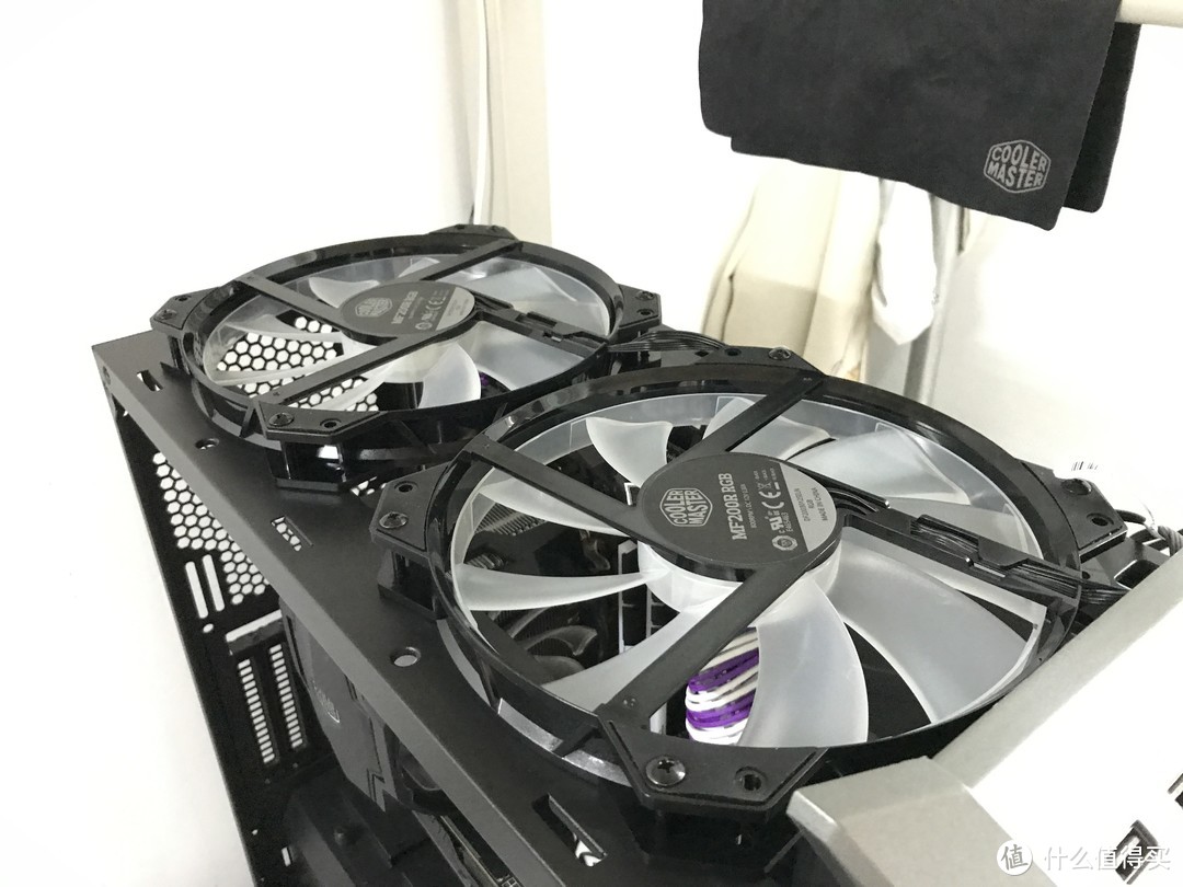 灯大灯亮灯会闪—COOLERMASTER 酷冷至尊 MasterFan 风扇开箱简评 