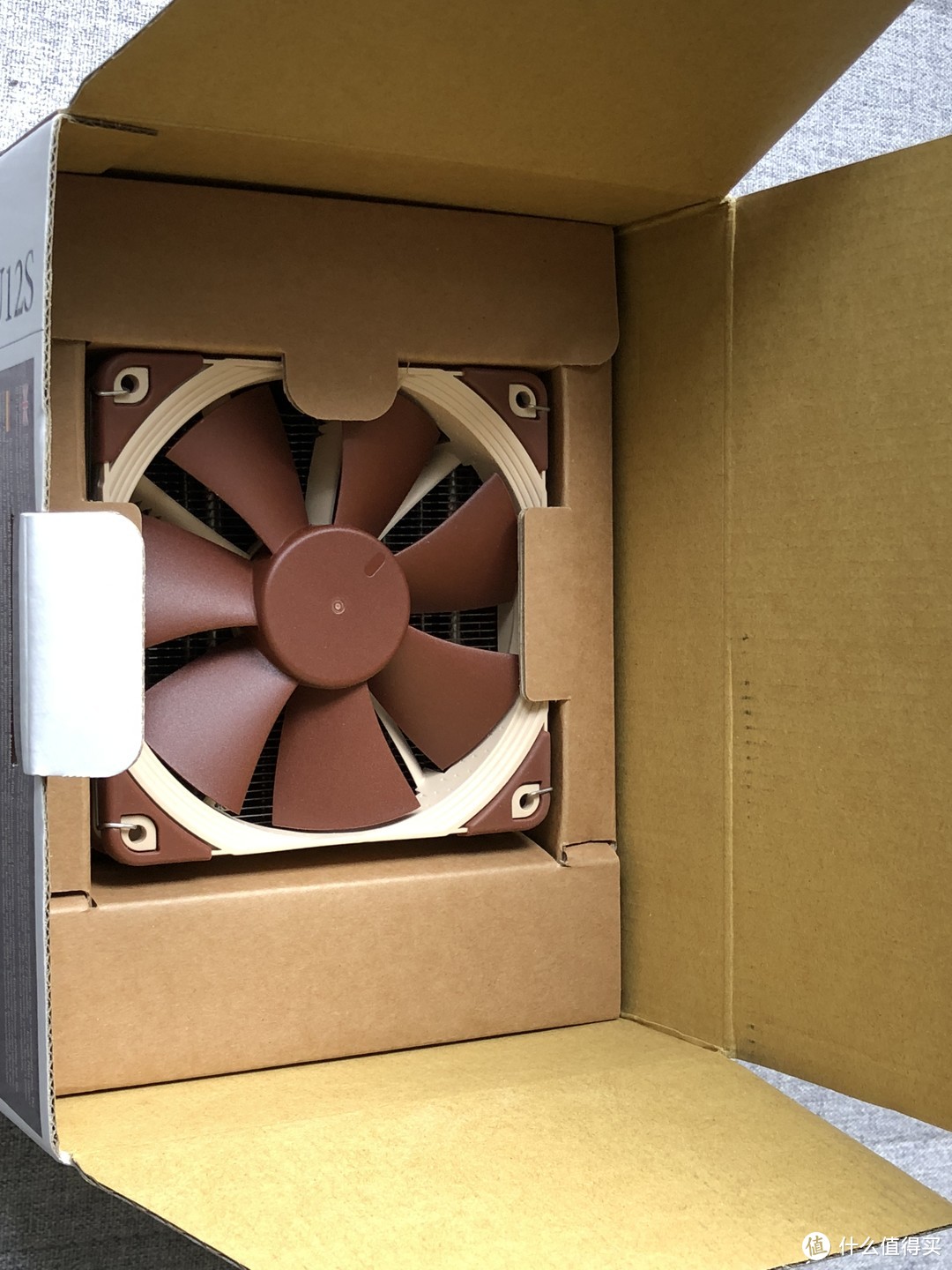 信仰散热—NOCTUA 猫头鹰 U12S 散热器开箱