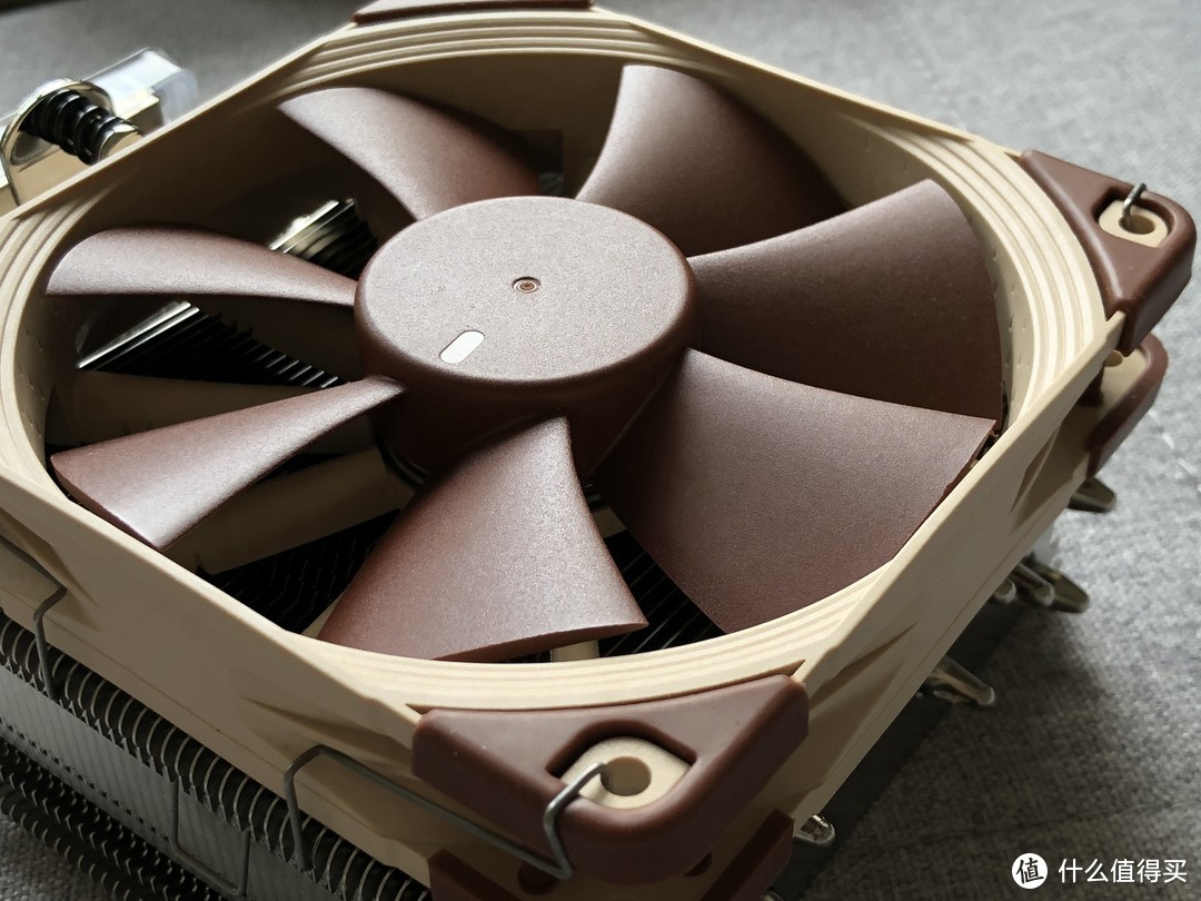 信仰散热—NOCTUA 猫头鹰 U12S 散热器开箱