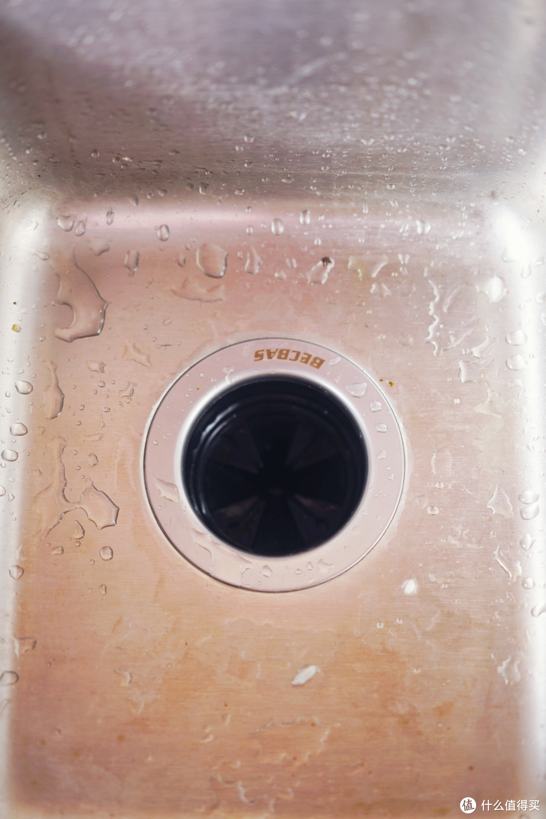你家水槽也需要“干湿分离”：BECBAS 贝克巴斯 E70 厨房垃圾处理器开箱
