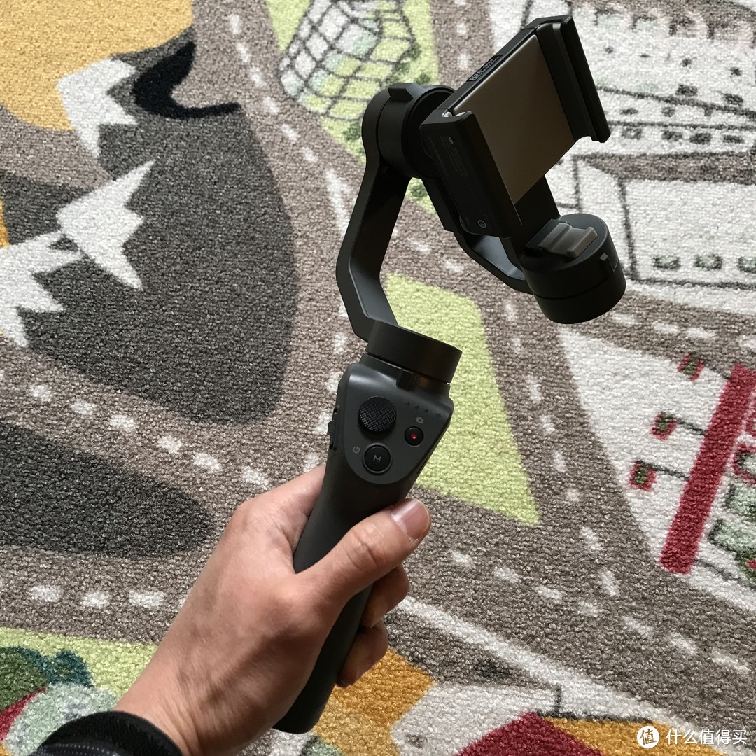 DJI 大疆 Osmo Mobile 2 防抖手机稳定器开箱