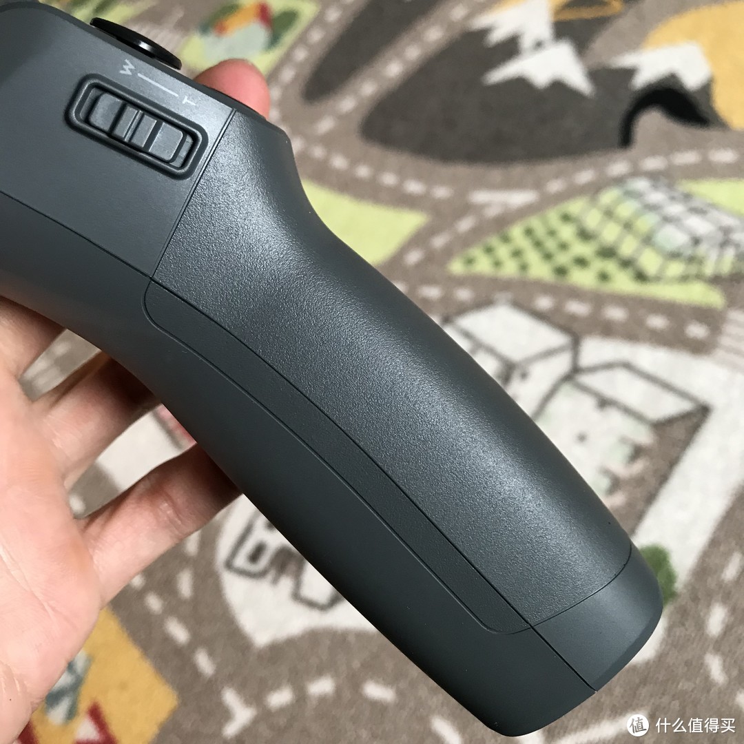 DJI 大疆 Osmo Mobile 2 防抖手机稳定器开箱