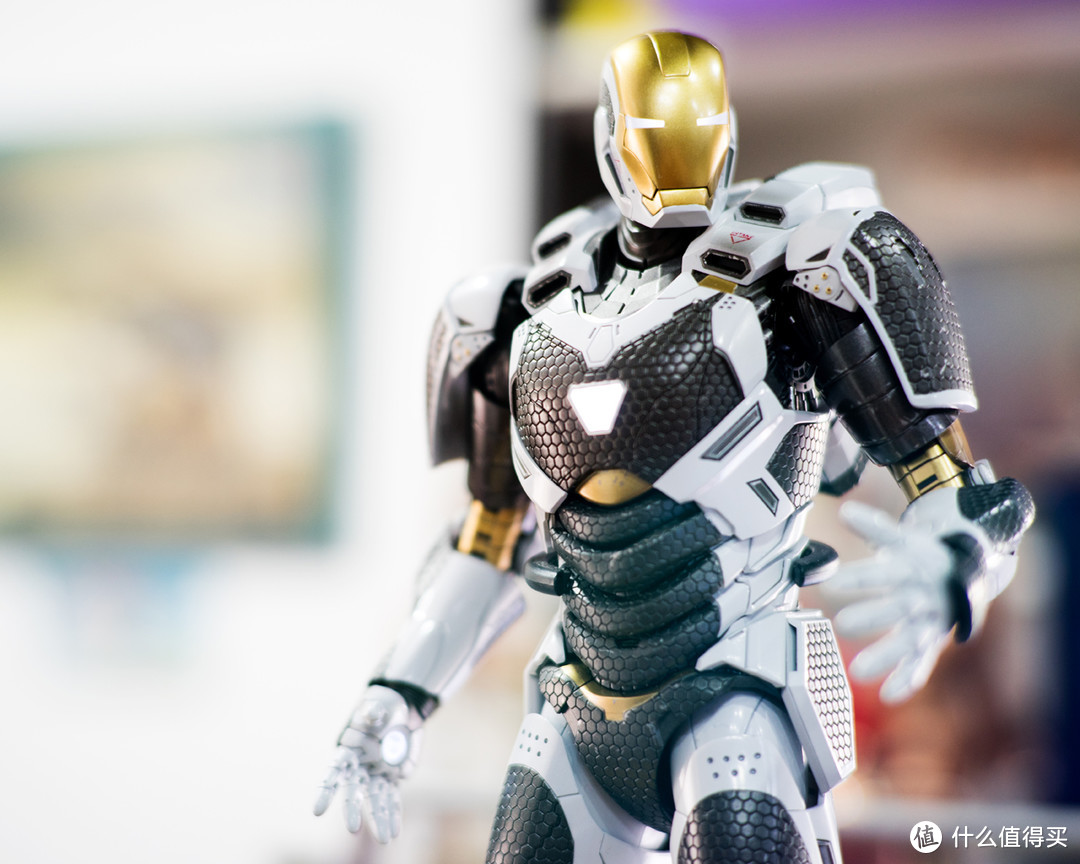 白色精灵：Hot Toys MMS214 钢铁侠 Mark39 双子星开箱