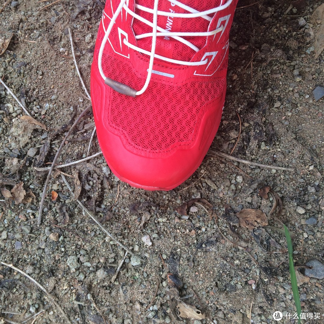 我曾经跨过山和大海 — 探路者大红PAO-F1越野跑鞋