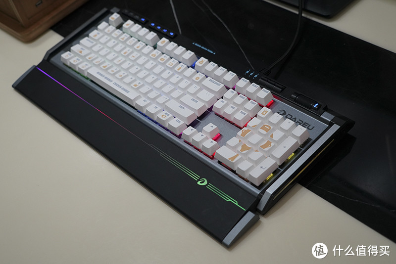 军火箱 Cherry轴 RGB 想要的全都齐了 Dareu 达尔优 EK855 机械键盘开箱测评