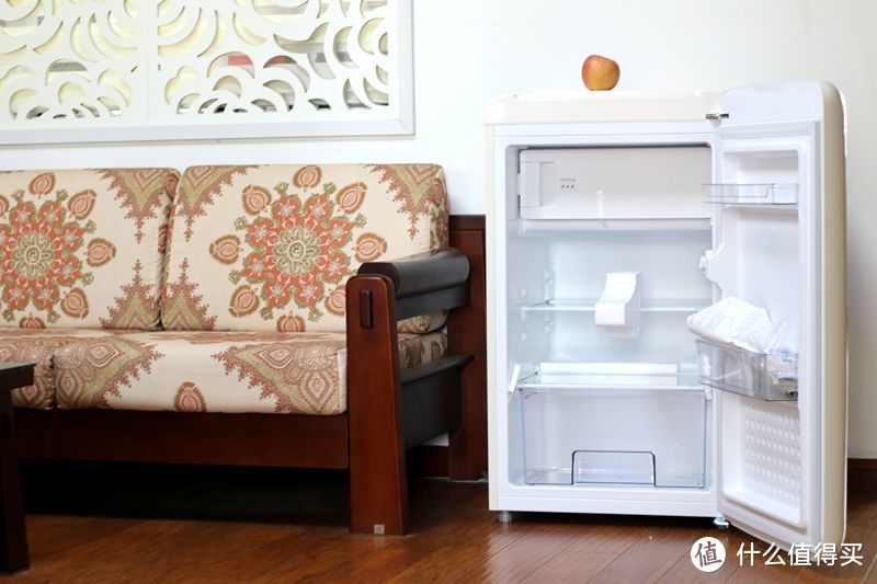 小吉迷你复古冰箱，优雅大方的大容量“小冰箱”，足够作年轻人的第一台冰箱