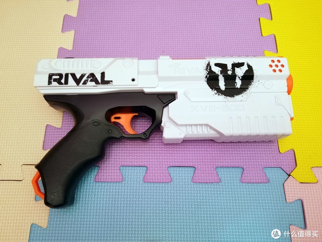 买不起死侍版，买个HASBOR 孩之宝 Nerf Rival E0005 克洛诺斯发射器