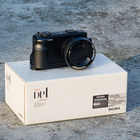 适马 黑科技阳光机DP1M相机外观展示(机身|造型|接口|手柄|遮光罩)
