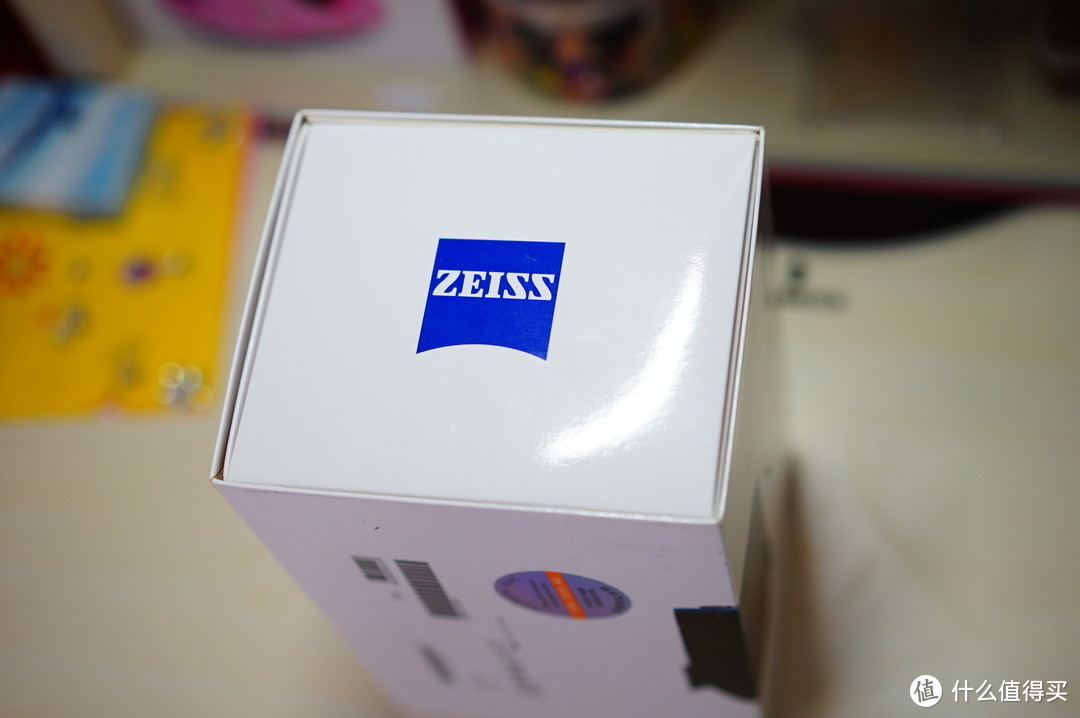 开车就开手动挡，拍照我只用蔡司手动头：ZEISS 蔡司 Loxia 2.8/21 手动定焦镜头