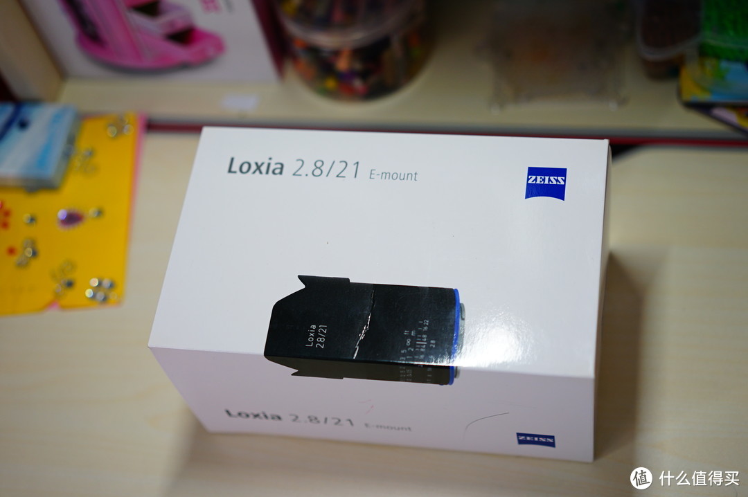 开车就开手动挡，拍照我只用蔡司手动头：ZEISS 蔡司 Loxia 2.8/21 手动定焦镜头