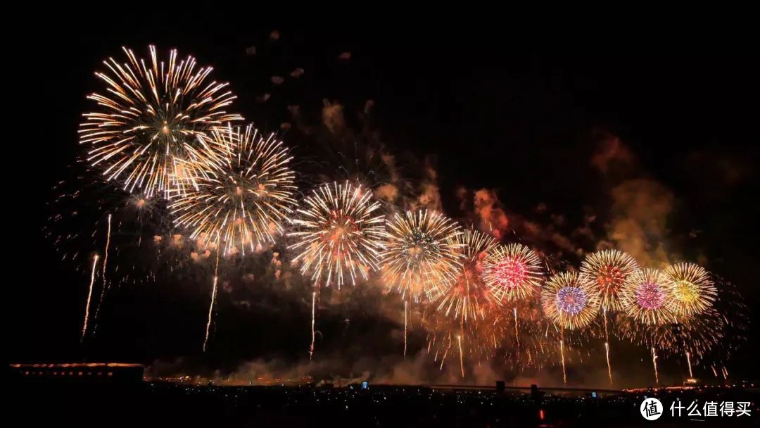 解锁日本夏季之美，天空中开出上万朵花