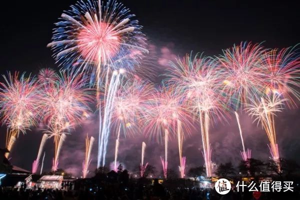 解锁日本夏季之美，天空中开出上万朵花