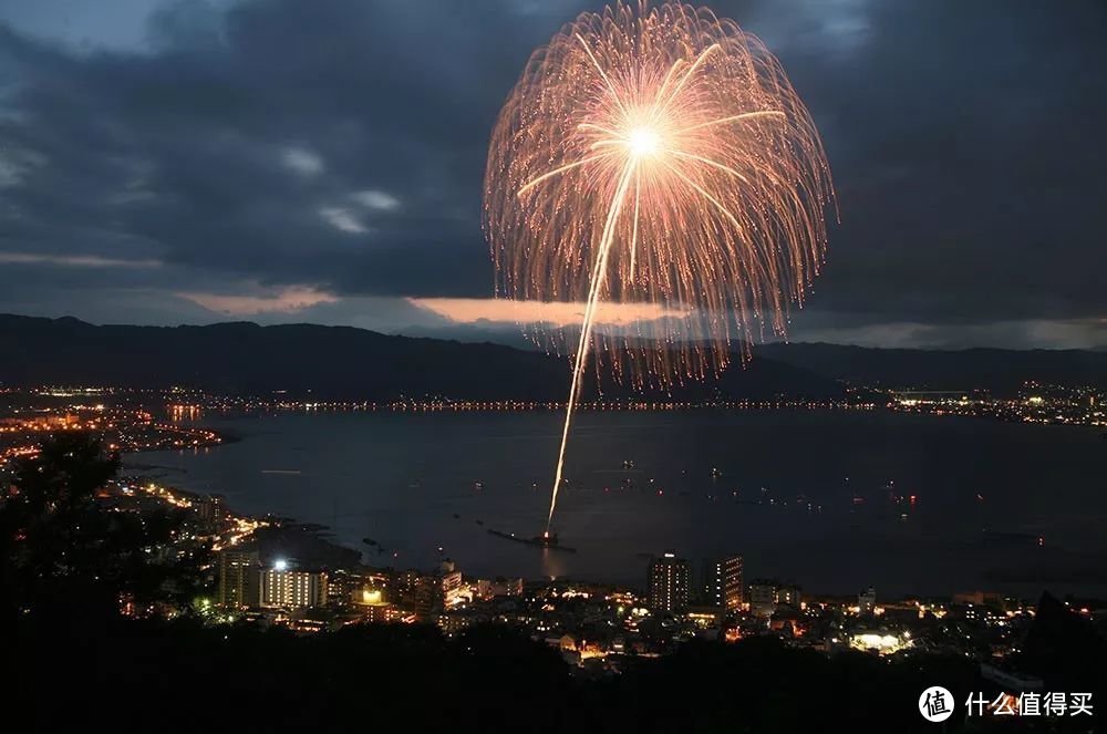 解锁日本夏季之美，天空中开出上万朵花