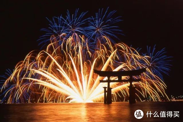 解锁日本夏季之美，天空中开出上万朵花