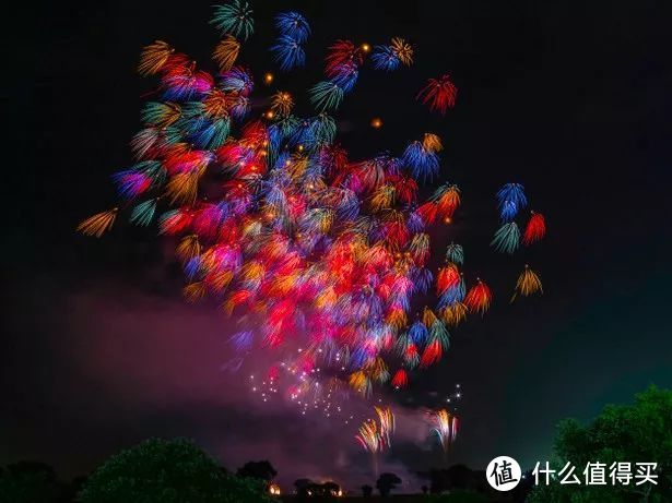 解锁日本夏季之美，天空中开出上万朵花