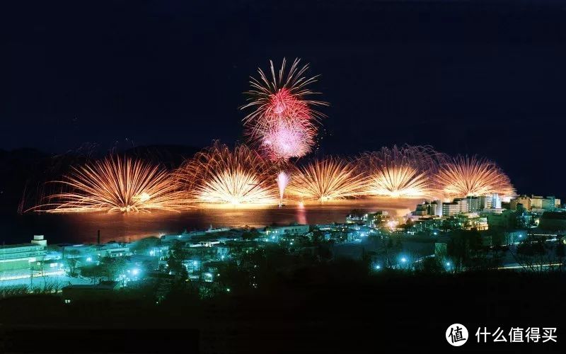 解锁日本夏季之美，天空中开出上万朵花