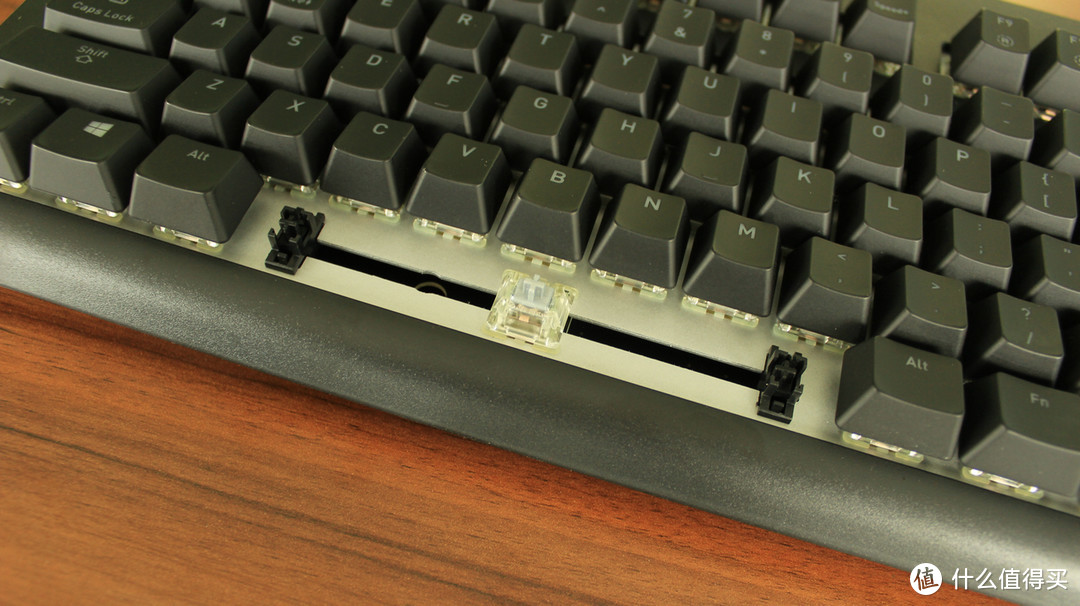 键盘也有“变身”技 TT eSPORTS X1 星脉银轴键盘 上手简评