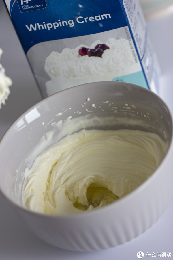 烘焙大师超强测评!安佳、雀巢、欧德宝...7款常见淡奶油究竟哪款值得囤?
