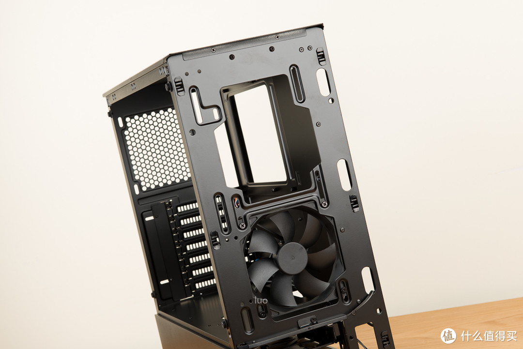 RGB灯效 = 性能？Phanteks 追风者 P350X 机箱 装机作业