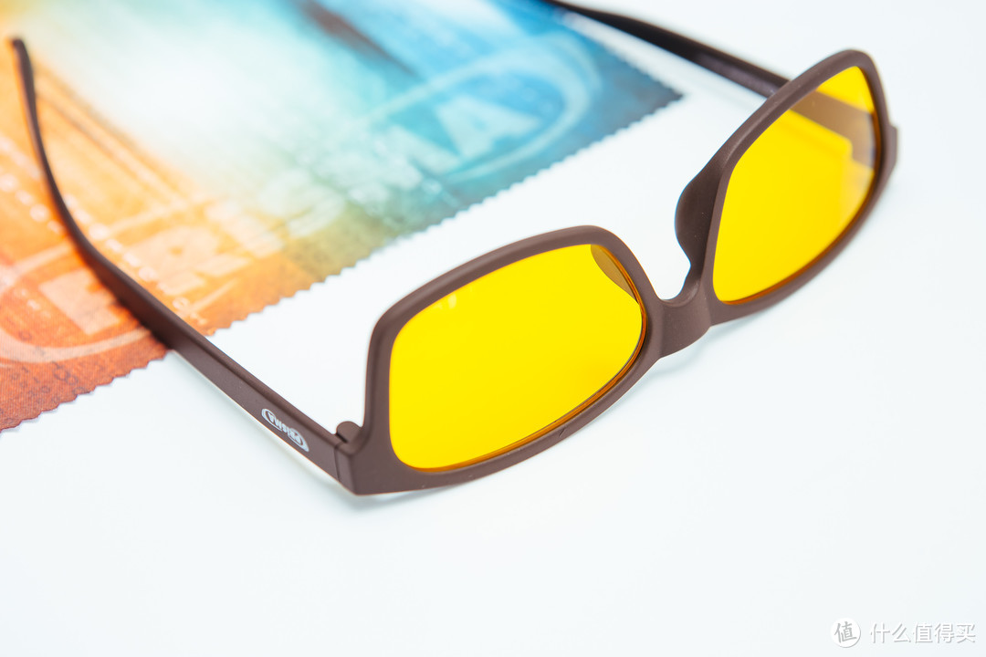 材质品质和功能都是杠杠的，就是黄的有点厉害，PRiSMA普利索 LiTE镜片 防蓝光护目镜体验