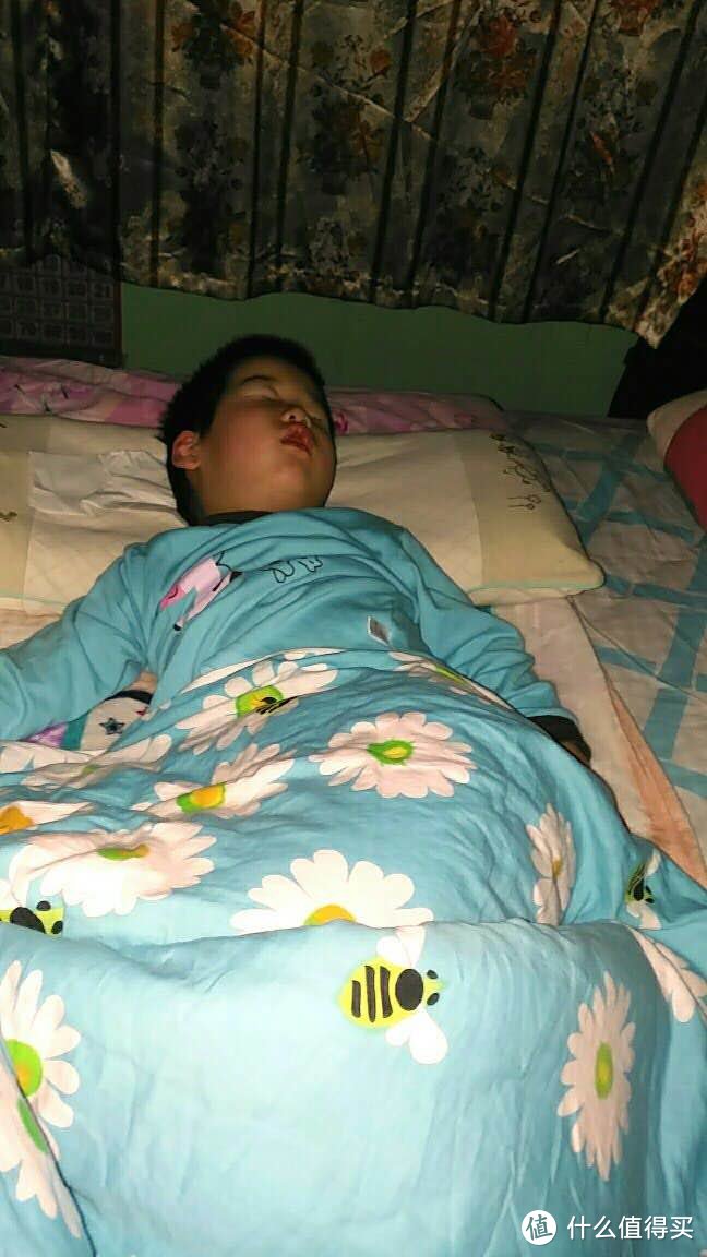 给孩子安全舒适的睡眠-宜巢枕头使用评测