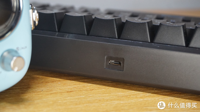 一把键盘两种模式三台设备任意连接，入门级机械键盘RK61深度体验