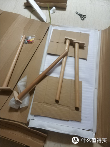 北欧风简约书桌开箱 & 简易安装